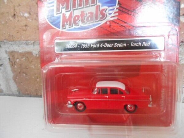 HO Scale Classic Metal Works 1955 Ford 4 Door Sadan (Torch Red) #30664 - Image 4