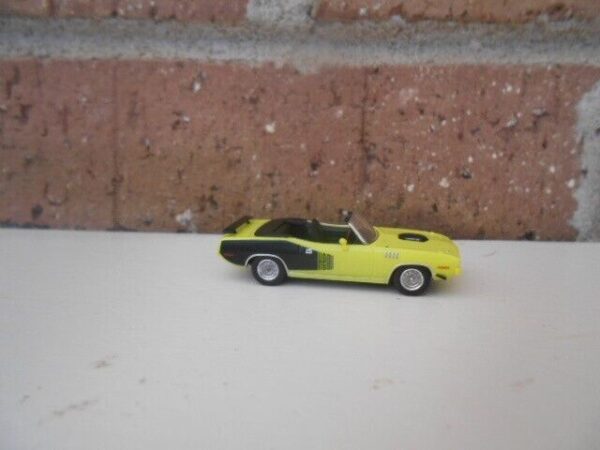 Ricko #38483 Plymouth Hemi Cuda Convertible Yellow/Black - Image 2