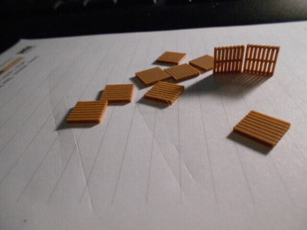 M & B HO Scale Accessories Set of 10 Pallets - Light Brown - #3800 - Image 3