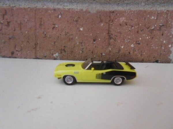 Ricko #38483 Plymouth Hemi Cuda Convertible Yellow/Black - Image 4