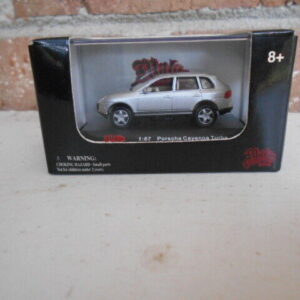 Mailbu Interational Porche Cayenne Turbo #00340 Silver