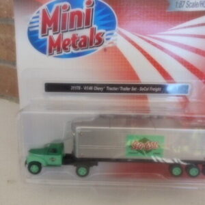 Classic Metal Works Ho 41/46 Chevy Tractor/Trailer Set SoCal Freight #311678