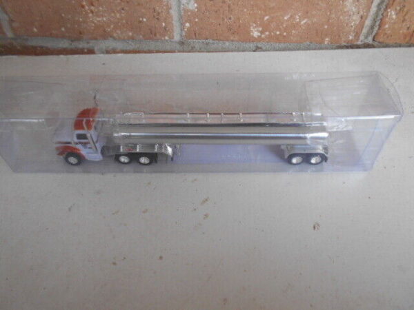 Trucks N' Stuff HO Scale Cox Peterbilt Tractor 579 & Tanker Trailers #400680 - Image 2