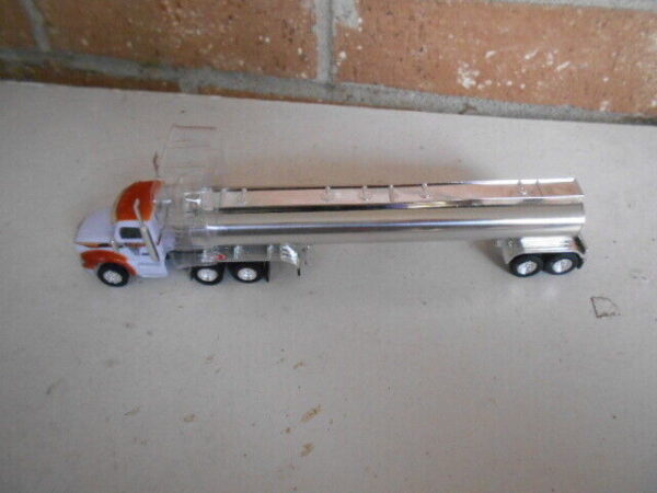 Trucks N' Stuff HO Scale Cox Peterbilt Tractor 579 & Tanker Trailers #400680 - Image 4