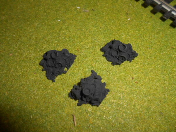 # 1060 M & B Rubber Tire Pile N scale  3 Per Pack