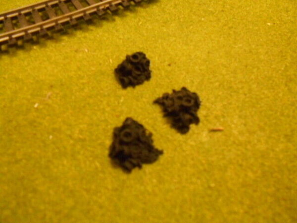 # 1060 M & B Rubber Tire Pile N scale  3 Per Pack - Image 3