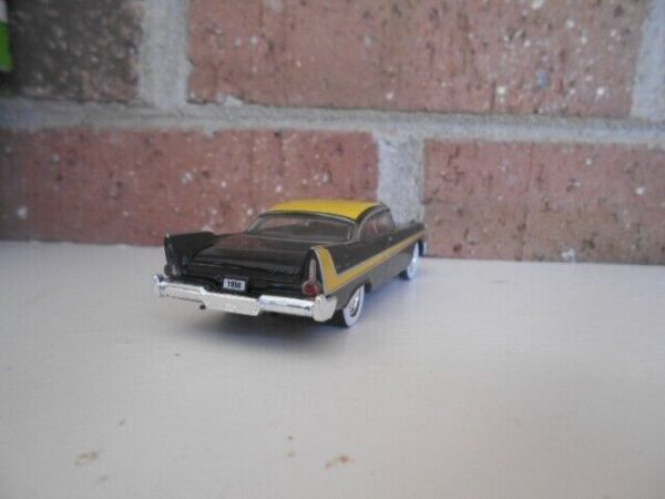 Menard O Scale  #279-9236 1958 Plymmouth Fury Black & Yellow - Image 2