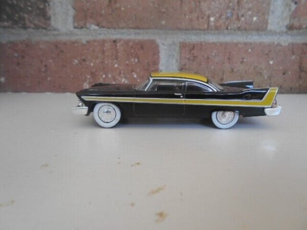Menard O Scale  #279-9236 1958 Plymmouth Fury Black & Yellow - Image 3