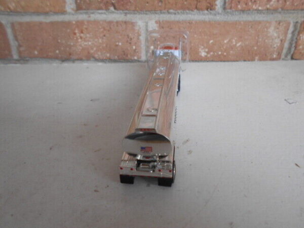 Trucks N' Stuff HO Scale Cox Peterbilt Tractor 579 & Tanker Trailers #400680 - Image 9