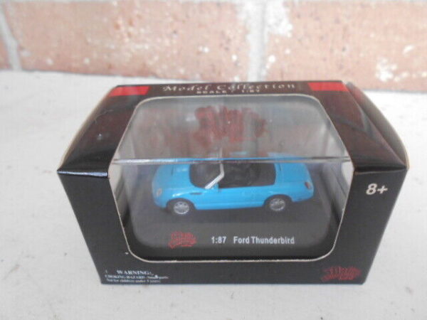 Mailbu Interational Ford Thunderbird #00155 Blue - Image 2