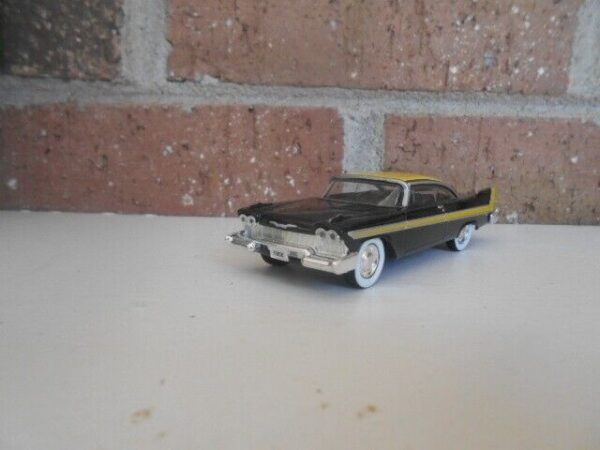 Menard O Scale  #279-9236 1958 Plymmouth Fury Black & Yellow - Image 4
