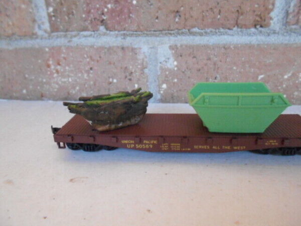 Trash Dumper With Wood Inside HO Scale #95071 - Image 3