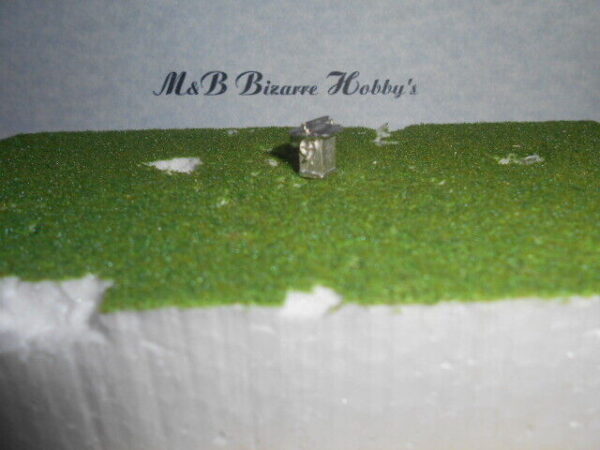 HO Scale Accessories Table Saw #090 - Image 2