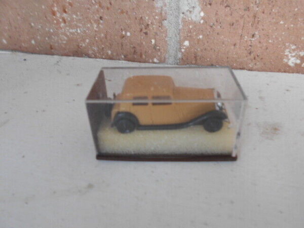 Brekina HO Scale W-240 Wanderer Seden 4 Door Beige & Black  #0001703