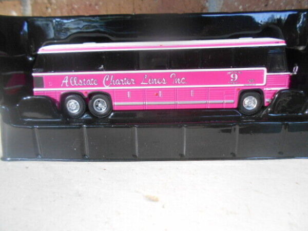 Iconic Replicas 1:87 MCI MC-9 Crusader Coach: Allstate Charter Lines #87-282 - Image 2