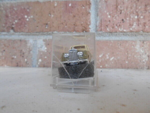 Praline/Busch #84402 HO Scale Bentley Serie 2 - Image 2