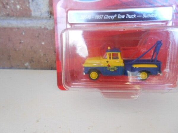 Classic Metal Works #30640 HO Scale 1957 Chevy Toe Truck Sunoco { BlueYellow } - Image 2