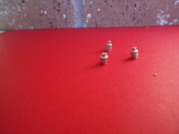 HO Scale Accessories Detailed Small Propane Tanks 3 Per Pack #306