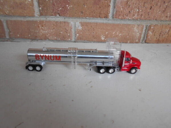 Truck N' Stuff HO Scale Panella Kenwort Tractor T680 & Tanker Trailers #400694 - Image 2
