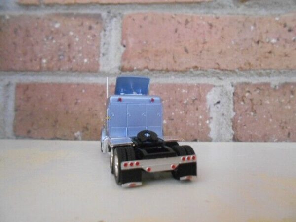 Brekina HO Scale Classic 3-Axle Peterbilt 359 Truck Tractor Blue & Yellow #85711 - Image 6