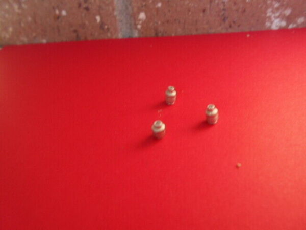HO Scale Accessories Detailed Small Propane Tanks 3 Per Pack #306 - Image 3