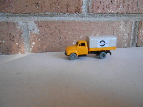 Brekina HO Scale Opel Blitz Canvas Top Truck Yellow #13904 - Image 3