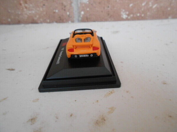 Mailbu Interational Porsche Carrera GT #00112 Yellow - Image 3