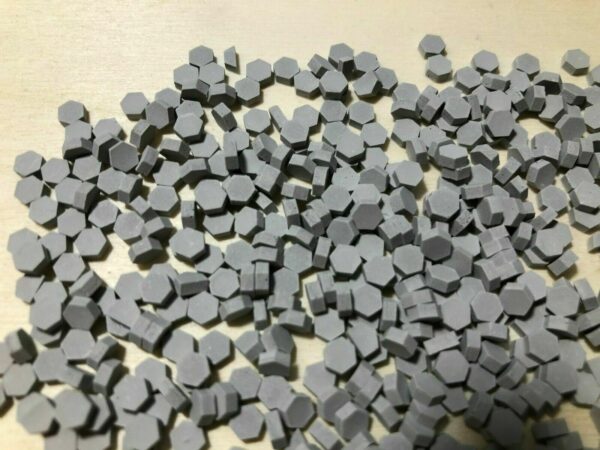#7002 M&B HO Scale Accessories Hexagonal Bricks 200 Per Pack - Image 2