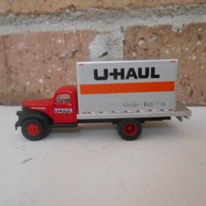CLASSIC METAL WORKS HO Scale 41/46 Chevrolet U-Haul Box Truck #30319
