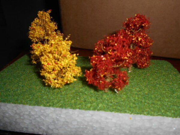 MP Scenery Products item # 70421 N-Scale 2" Autumn Sycamore Premium Trees - Image 4