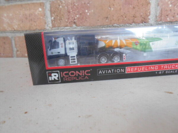 CLASSIC METAL WORKS HO Scale 41/46 Chevrolet U-Haul Box Truck #30319 - Image 4