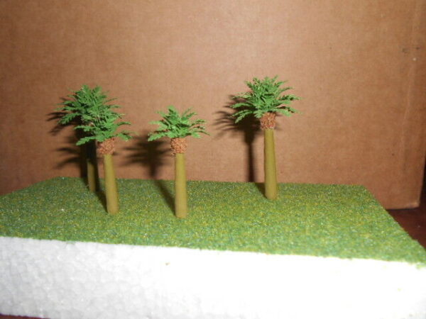 MP Scenery Products item # 70429 N-Scale Phoenix Palm Premium Trees - Image 2