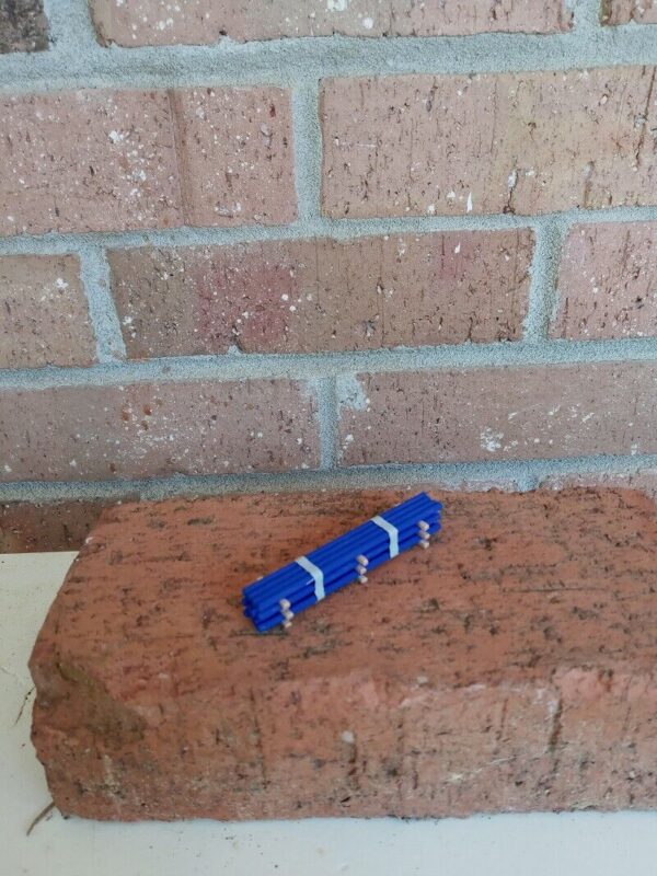 #3002 M&B N Scale Accessories Blue Pipe Load (1 Per Pack) - Image 2