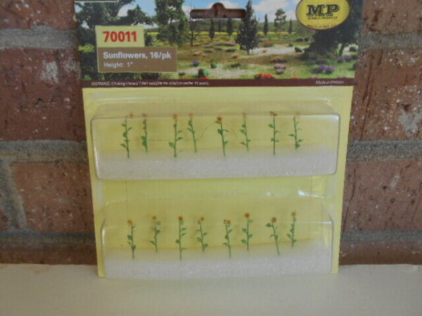 MP Scenery Products item #70011 HO Sunflowers Plants 16/PK 1" - Image 3