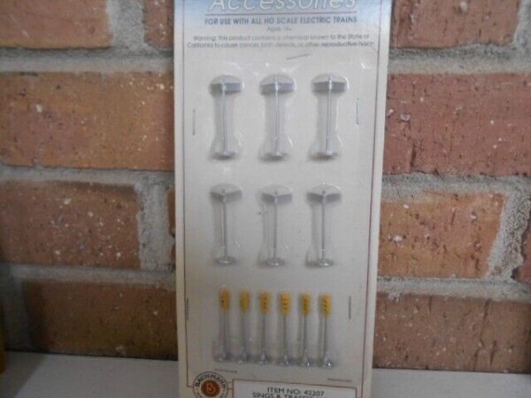 Bachmann  Ho Scale Railroad Accessories Sings & Traffic Lights #42207 - Image 3