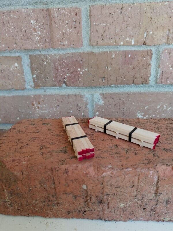 #3004 M&B N Scale Accessories Real Wood Load Red (2 Per Pack)