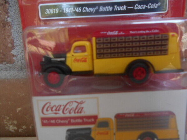 CLASSIC METAL WORKS 1941-'46 Chevy Bottle Truck - Coca-Cola #30619 - Image 2