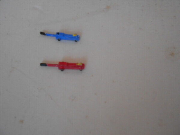 HO Scale Accessories Painted Car & Truck Jacks #304-P - Image 4