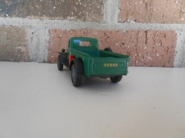 Menard O Scale  #279-9398 --1947 Dodge Power Wagon Green Fokestry Service - Image 5