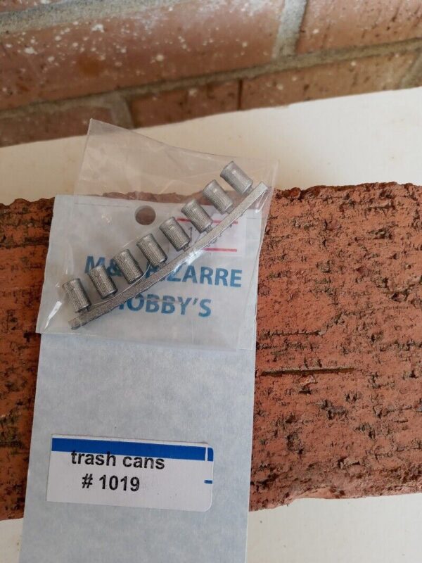 #1019 HO Scale Accessories Trash Cans (1 Per Pack) - Image 3