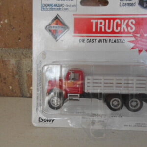BOLEY Internationa Single Axel With Stake Bed Truck #4006-17