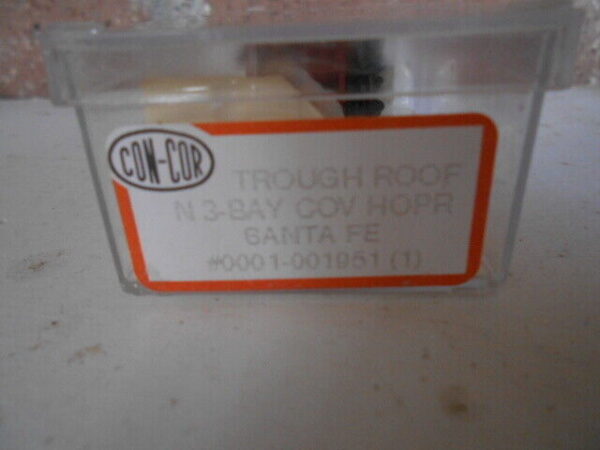 Con Cor N Scale Trough Roof 3 Bay Covered Hopper Santa Fe #0001001951 - Image 4