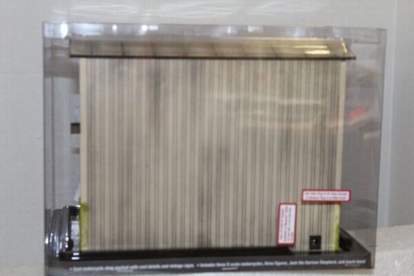 Menarnds #275-9251 O-1:48 Scale Moe's Cycle Shop With 4.5-volt power supply - Image 4