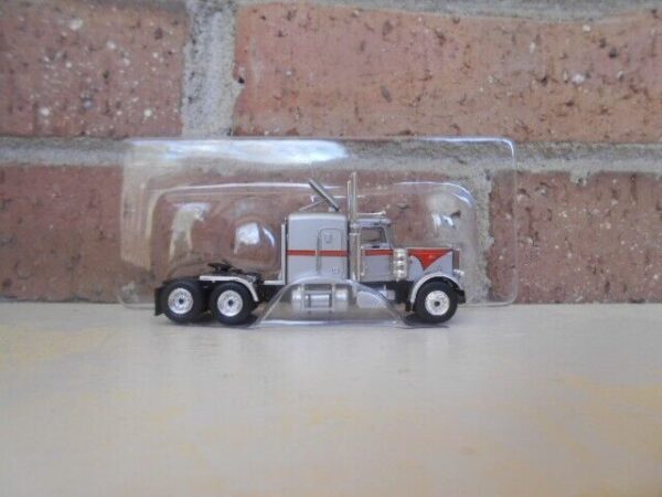 Brekina HO Scale Classic 3-Axle Peterbilt 359 Truck Tractor Silver/Orange #85712 - Image 3