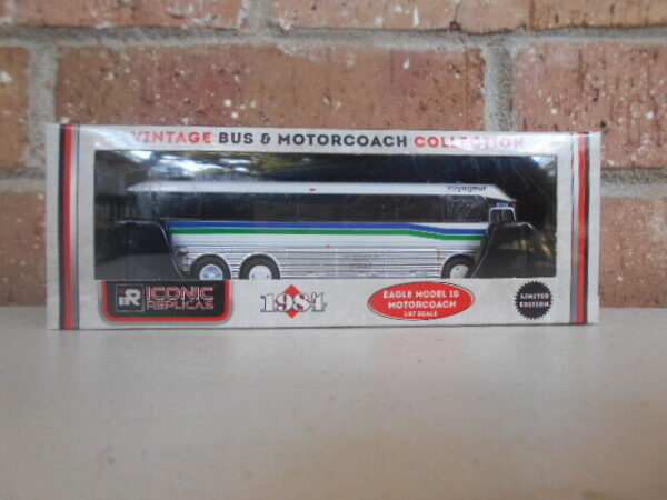 HO scale Iconic Replicas Voyageur Eagle Model 10 Diecast Bus #87-0357 - Image 6