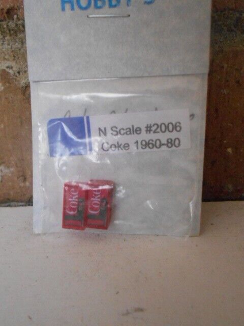 #2006 N Scale Accessories 1960-80 Coke Machines (2 Per Pack)