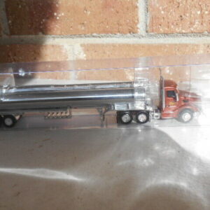 Trucks N' Stuff HO Scale Willams Peterbilt Tractor 579 & Tanker Trailers #400681