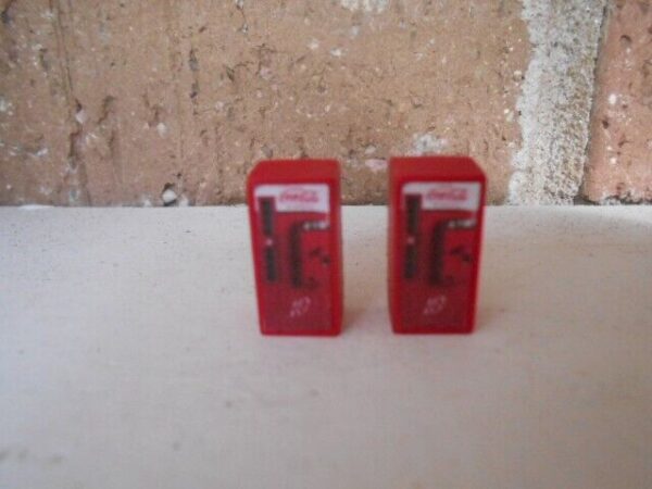 #2001 N Scale Accessories 1930-50 Coke Cola Machines  (2 Per Pack) - Image 4