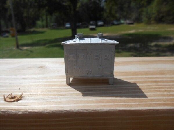 #6314 M&B HO Scale White 55 Gallon Drums (10 Per Pack) - Image 4
