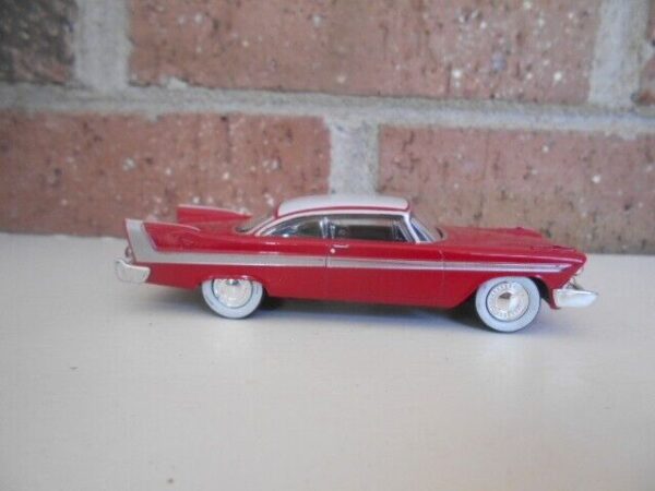 Menard O Scale  #279-9236 1958 Plymmouth Fury Red & White - Image 3